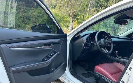 Mazda 3, 2023 год, 2 400 000 рублей, 10 фотография