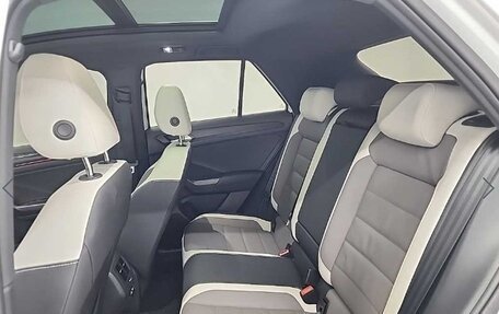 Volkswagen T-Roc I, 2021 год, 2 070 000 рублей, 11 фотография