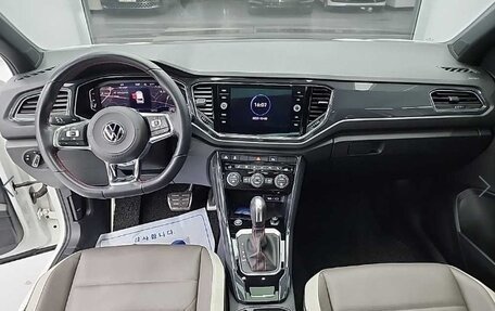 Volkswagen T-Roc I, 2021 год, 2 070 000 рублей, 12 фотография