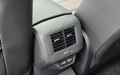 Volkswagen T-Roc I, 2021 год, 2 070 000 рублей, 18 фотография