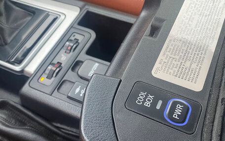 Toyota Land Cruiser Prado 150 рестайлинг 2, 2018 год, 5 450 000 рублей, 10 фотография