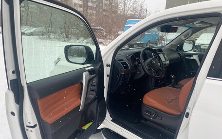 Toyota Land Cruiser Prado 150 рестайлинг 2, 2018 год, 5 450 000 рублей, 7 фотография