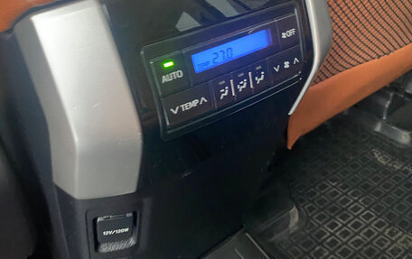 Toyota Land Cruiser Prado 150 рестайлинг 2, 2018 год, 5 450 000 рублей, 12 фотография