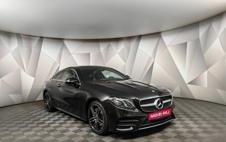 Mercedes-Benz E-Класс, 2019 год, 4 750 000 рублей, 3 фотография