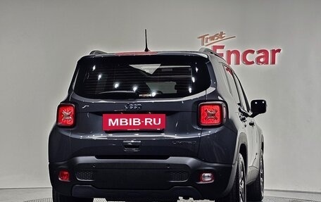 Jeep Renegade I рестайлинг, 2022 год, 1 812 000 рублей, 4 фотография