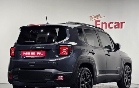 Jeep Renegade I рестайлинг, 2022 год, 1 812 000 рублей, 2 фотография