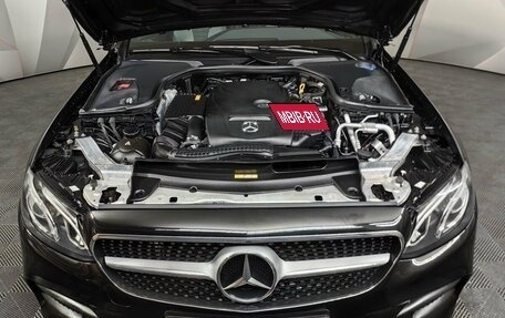 Mercedes-Benz E-Класс, 2019 год, 4 750 000 рублей, 22 фотография