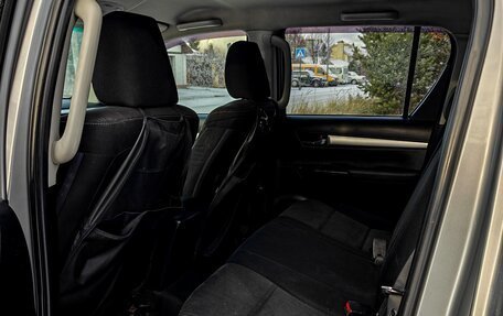 Toyota Hilux VIII, 2015 год, 1 940 000 рублей, 5 фотография