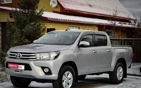 Toyota Hilux VIII, 2015 год, 1 940 000 рублей, 2 фотография