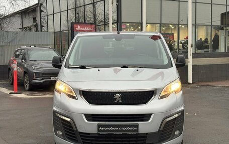 Peugeot Traveller I, 2018 год, 1 980 000 рублей, 3 фотография