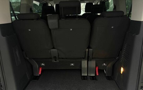 Peugeot Traveller I, 2018 год, 1 980 000 рублей, 8 фотография
