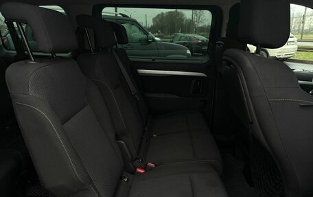 Peugeot Traveller I, 2018 год, 1 980 000 рублей, 20 фотография