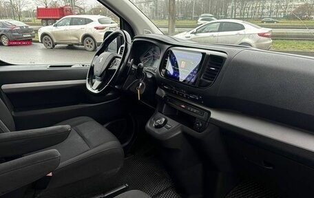 Peugeot Traveller I, 2018 год, 1 980 000 рублей, 21 фотография