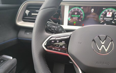 Volkswagen Teramont, 2025 год, 6 400 000 рублей, 39 фотография