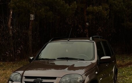Chevrolet Niva I рестайлинг, 2016 год, 680 000 рублей, 2 фотография