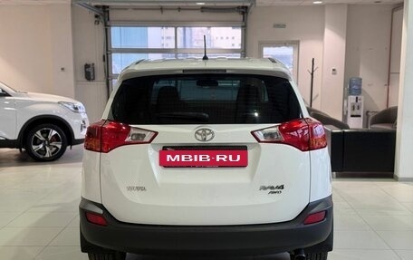 Toyota RAV4, 2015 год, 1 999 900 рублей, 6 фотография