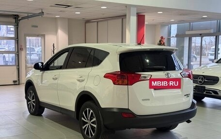 Toyota RAV4, 2015 год, 1 999 900 рублей, 5 фотография