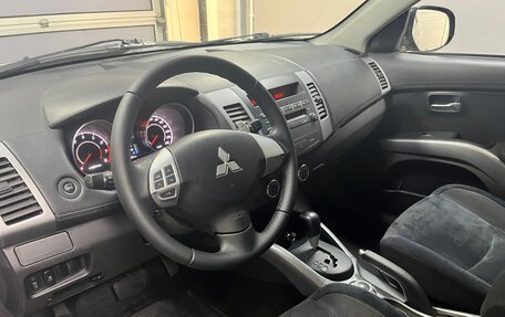 Mitsubishi Outlander III рестайлинг 3, 2011 год, 1 235 000 рублей, 9 фотография