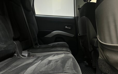 Mitsubishi Outlander III рестайлинг 3, 2011 год, 1 235 000 рублей, 14 фотография