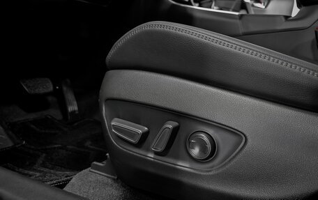 Toyota RAV4, 2025 год, 4 600 000 рублей, 15 фотография