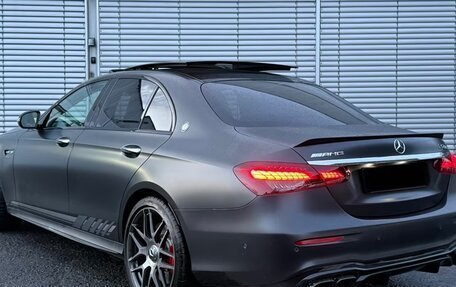 Mercedes-Benz E-Класс AMG, 2023 год, 16 750 000 рублей, 5 фотография