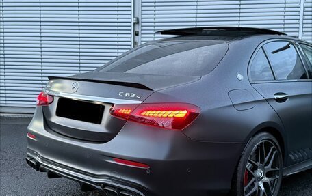 Mercedes-Benz E-Класс AMG, 2023 год, 16 750 000 рублей, 8 фотография