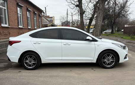 Hyundai Solaris II рестайлинг, 2017 год, 1 450 000 рублей, 3 фотография