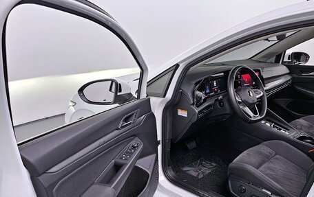 Volkswagen Golf VIII, 2022 год, 2 390 000 рублей, 10 фотография