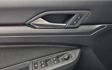 Volkswagen Golf VIII, 2022 год, 2 390 000 рублей, 15 фотография