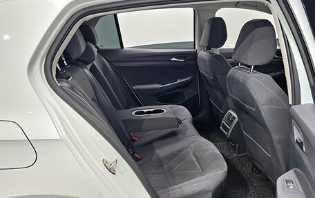 Volkswagen Golf VIII, 2022 год, 2 390 000 рублей, 11 фотография