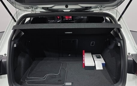 Volkswagen Golf VIII, 2022 год, 2 390 000 рублей, 20 фотография