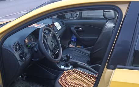 Volkswagen Polo VI (EU Market), 2018 год, 800 000 рублей, 3 фотография