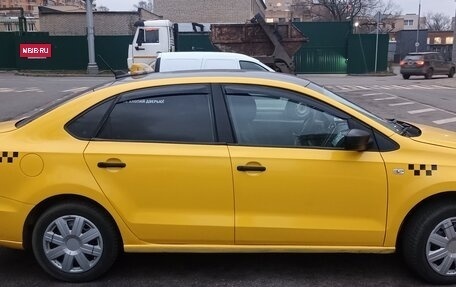 Volkswagen Polo VI (EU Market), 2018 год, 800 000 рублей, 2 фотография