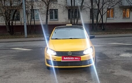 Volkswagen Polo VI (EU Market), 2018 год, 800 000 рублей, 15 фотография