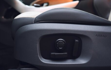 Land Rover Range Rover Evoque I, 2017 год, 2 750 000 рублей, 13 фотография