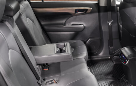 Toyota Highlander, 2025 год, 5 850 000 рублей, 23 фотография