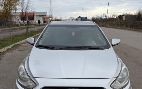 Hyundai Solaris II рестайлинг, 2011 год, 790 000 рублей, 3 фотография