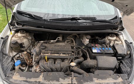 Hyundai Solaris II рестайлинг, 2011 год, 790 000 рублей, 24 фотография