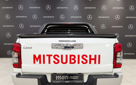 Mitsubishi L200 IV рестайлинг, 2022 год, 4 010 000 рублей, 6 фотография