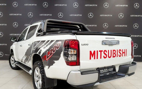 Mitsubishi L200 IV рестайлинг, 2022 год, 4 010 000 рублей, 7 фотография