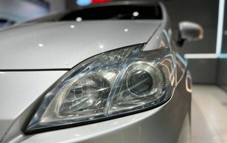 Toyota Prius, 2011 год, 745 000 рублей, 10 фотография