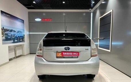 Toyota Prius, 2011 год, 745 000 рублей, 4 фотография