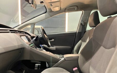 Toyota Prius, 2011 год, 745 000 рублей, 18 фотография