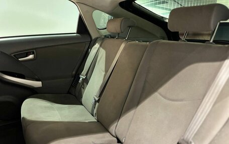 Toyota Prius, 2011 год, 745 000 рублей, 16 фотография