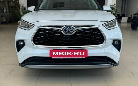 Toyota Highlander, 2024 год, 8 450 000 рублей, 2 фотография