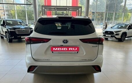 Toyota Highlander, 2024 год, 8 450 000 рублей, 6 фотография