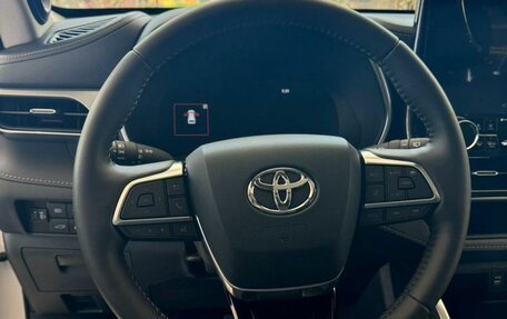 Toyota Highlander, 2024 год, 8 450 000 рублей, 15 фотография