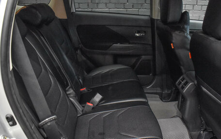 Mitsubishi Outlander III рестайлинг 3, 2018 год, 2 290 000 рублей, 11 фотография