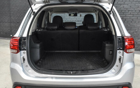 Mitsubishi Outlander III рестайлинг 3, 2018 год, 2 290 000 рублей, 6 фотография