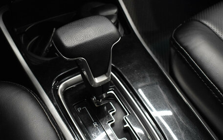 Mitsubishi Outlander III рестайлинг 3, 2018 год, 2 290 000 рублей, 16 фотография